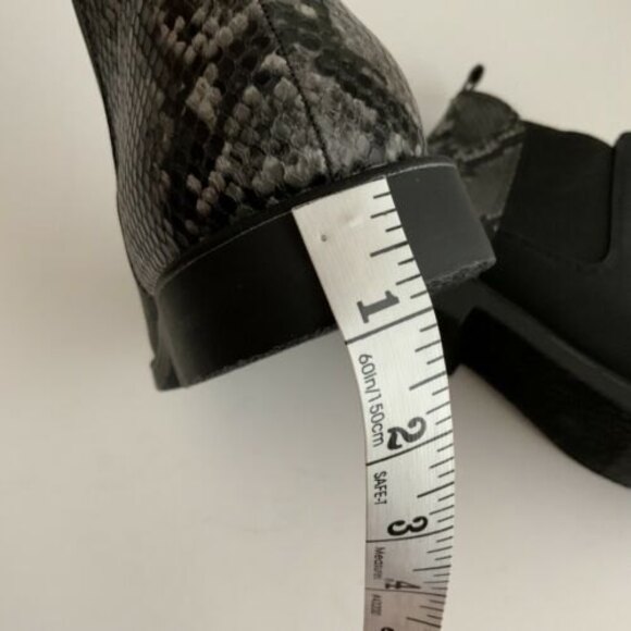 Seven Dials Chelsea Bootie 7M Black Gray Snake Print - Picture 8 of 10